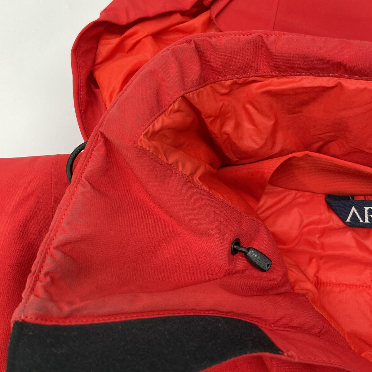 ARC'TERYX アークテリクス 13812 70840　ﾚｯﾄﾞ ﾅｲﾛﾝ 中綿ｼﾞｬｹｯﾄ　Atom LT Hoody ジャケット XS