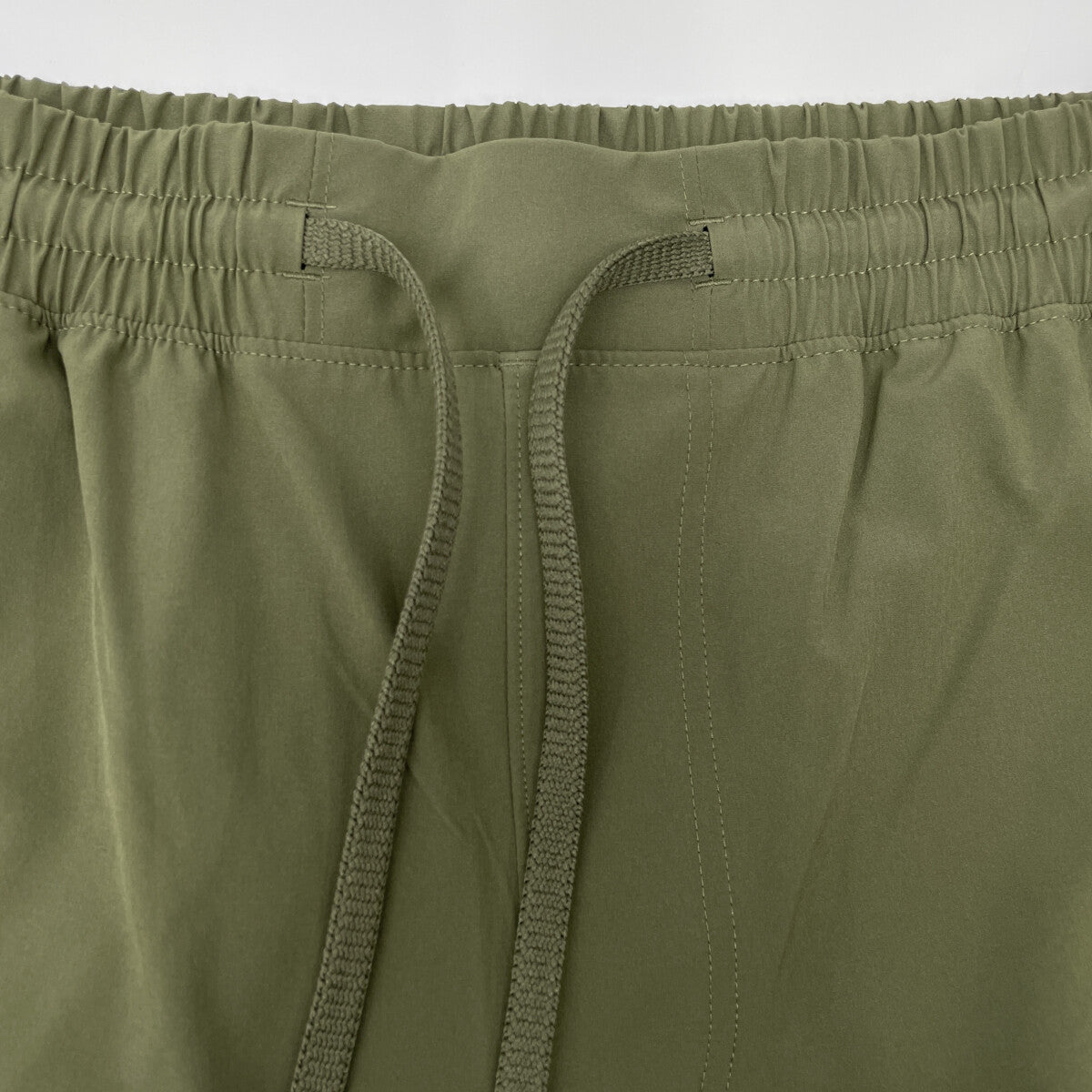 UNDER ARMOUR アンダーアーマー 1386558 ｶｰｷ ﾊﾞｲﾌﾞｳｰﾌﾞﾝ ｶｰｺﾞﾊﾟﾝﾂ ボトムス XL