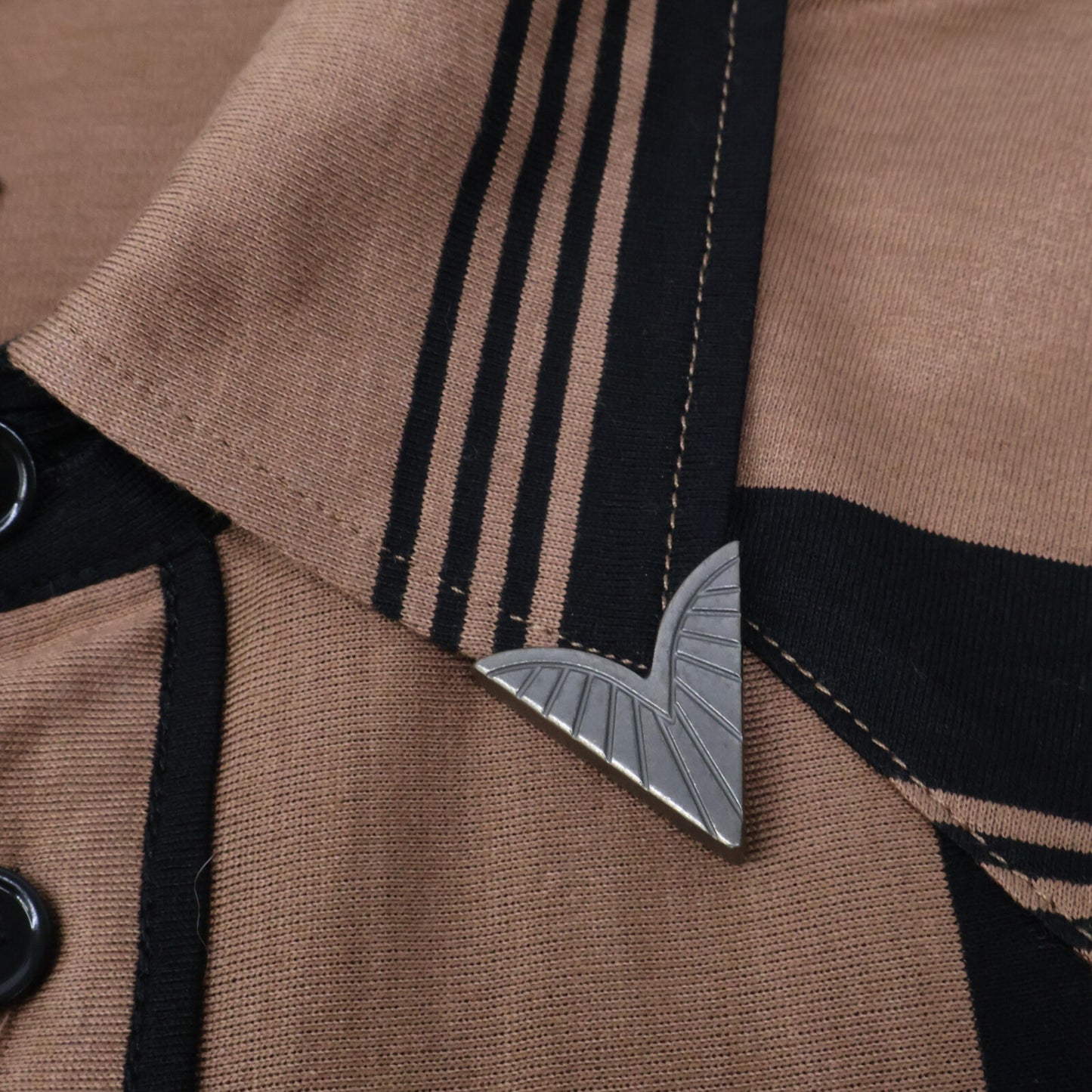 BOTTEGA VENETA ボッテガヴェネタ ﾌﾞﾗｳﾝ 50924 ｽﾄﾗｲﾌﾟ ｳｴｽﾀﾝｼｬﾂ トップス 46