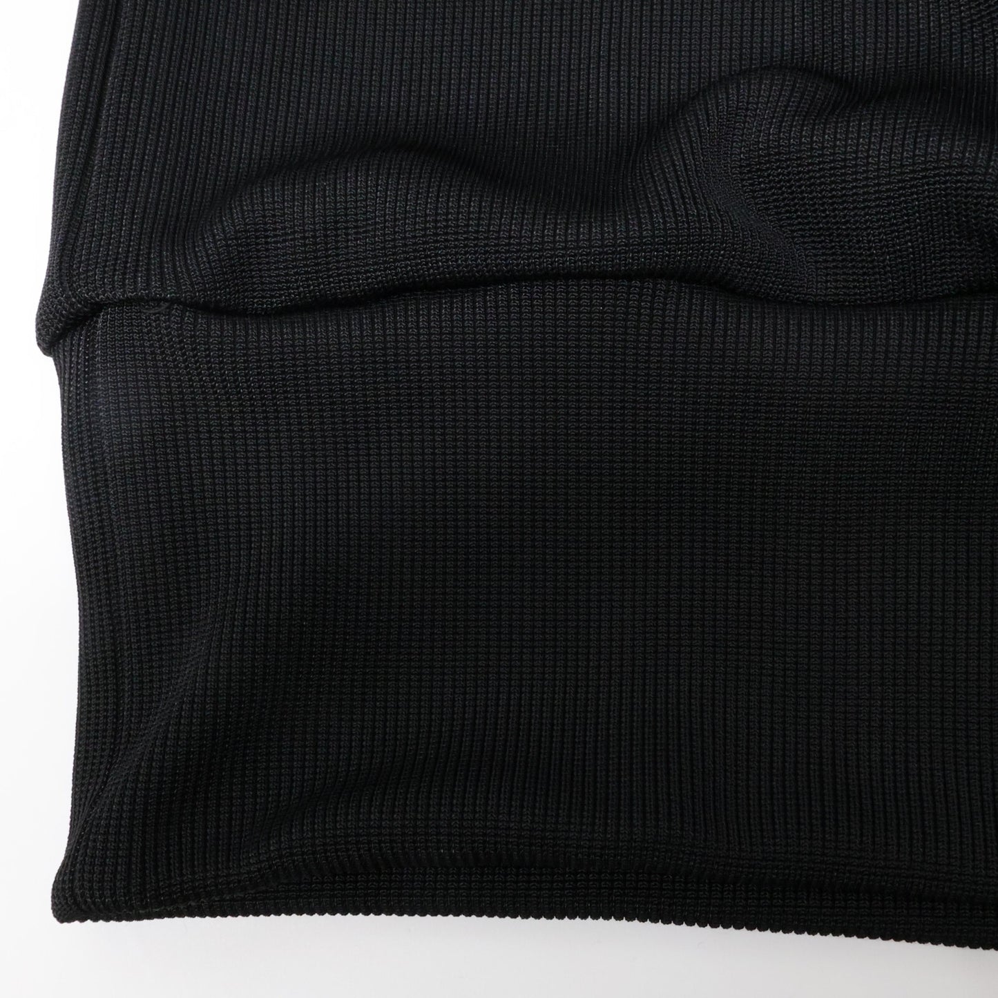 TOGA PULLA トーガプルラ ブラック Glossy rib pullover トップス 38