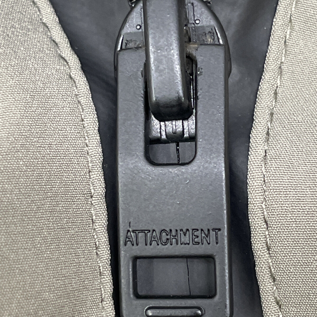 ATTACHMENT アタッチメント 22WAW ｸﾞﾚｰ 3ﾚｲﾔｰ ﾗｲﾄﾀﾌﾀ ﾌｰﾃﾞｯﾄﾞﾀﾞｳﾝｺｰﾄ コート 4