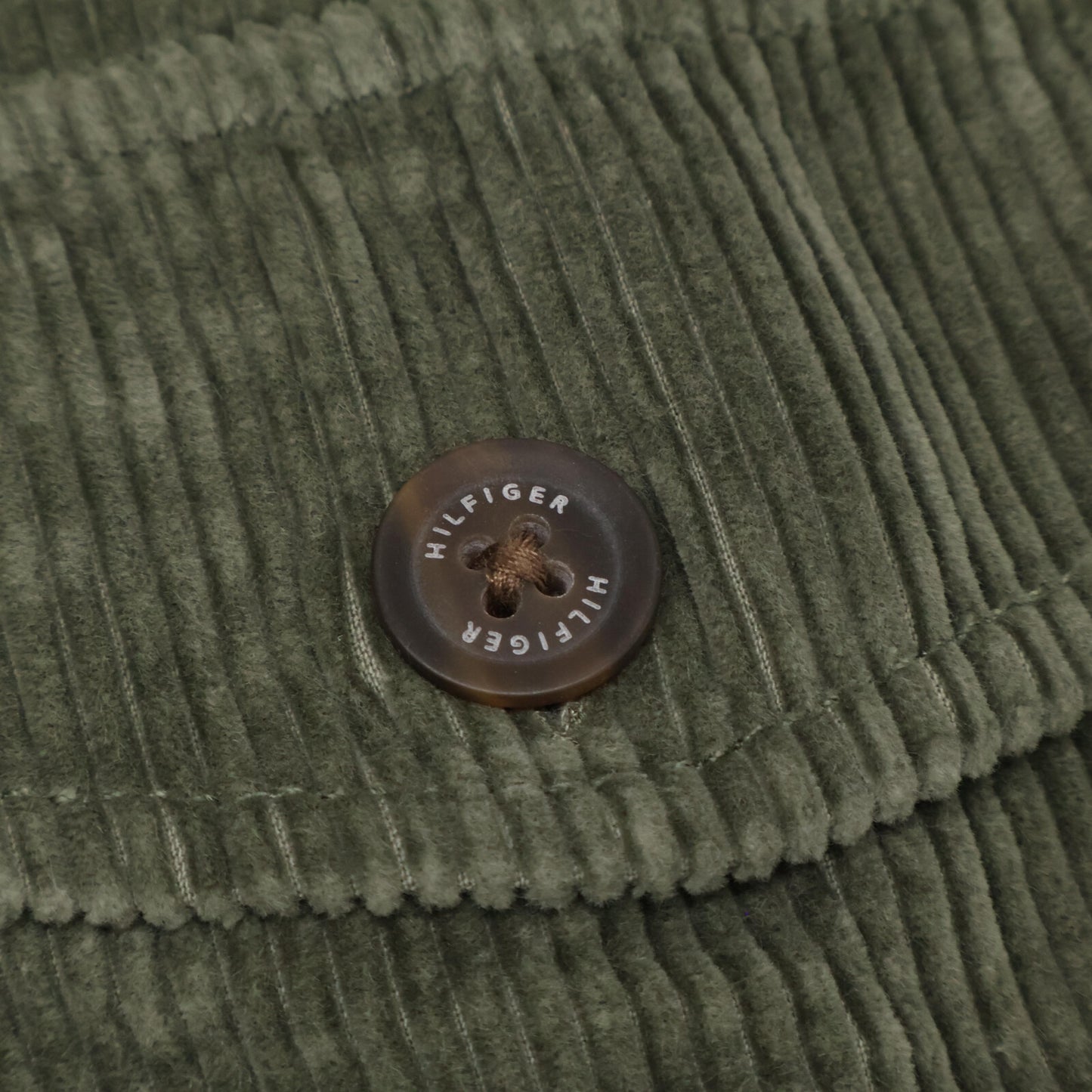 TOMMY HILFIGER トミーヒルフィガー ｸﾞﾘｰﾝ MW36855 ﾘﾗｯｸｽﾌｨｯﾄ ｺｰﾃﾞｨﾛｲｼｬﾂ トップス M