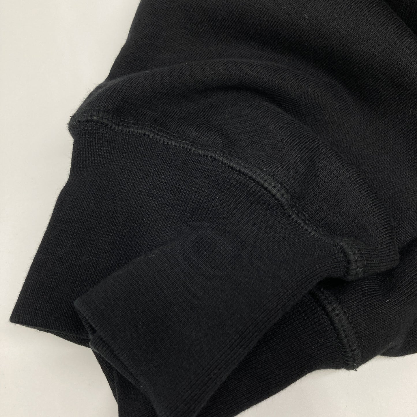 Alexander McQueen アレキサンダーマックイーン ﾌﾞﾗｯｸ 23年 688715QTAAB ﾍﾟｲﾝﾄﾛｺﾞ ﾌﾟﾙｵｰﾊﾞｰﾌｰﾃﾞｨ トップス M