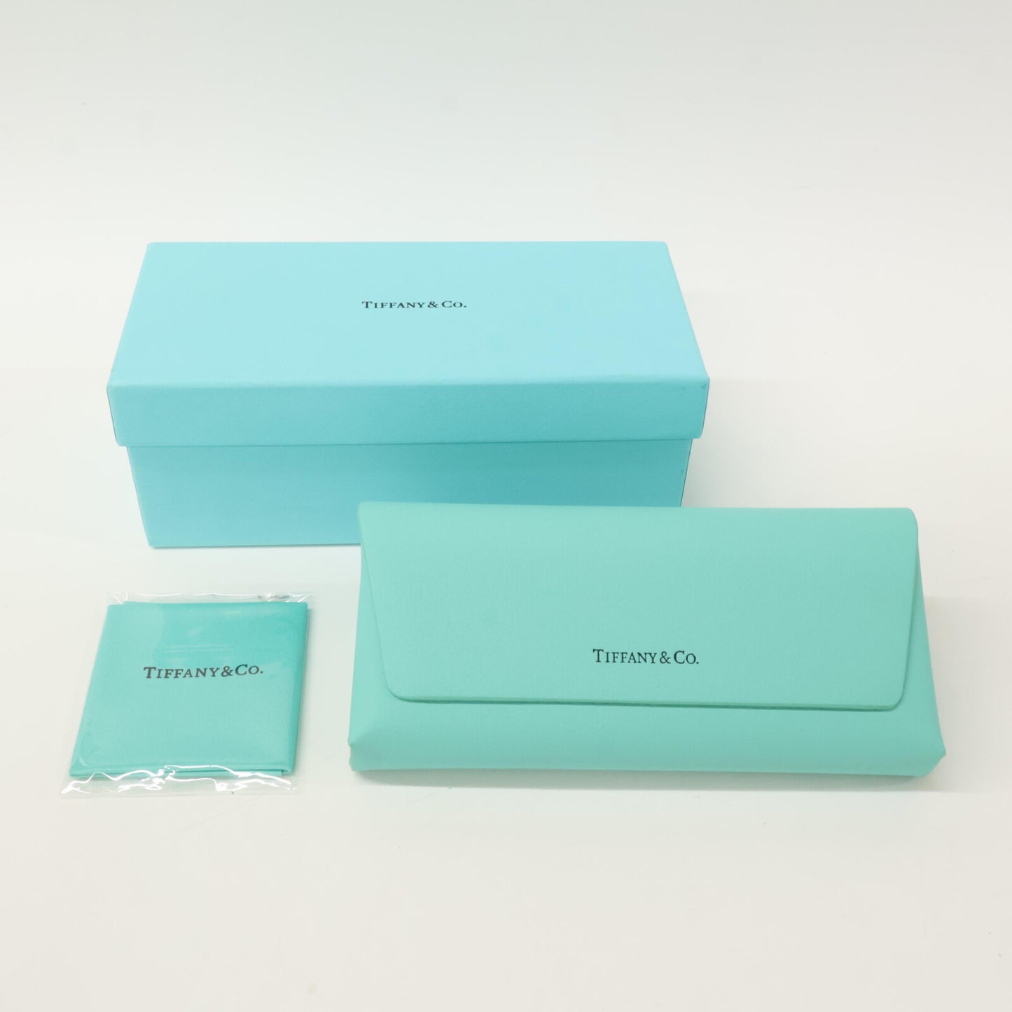 TIFFANY&Co. ティファニー 【新品同様】73228808 TF4205-U 8001/S4 ティファニー T キャットアイ サングラス 56□14 140
