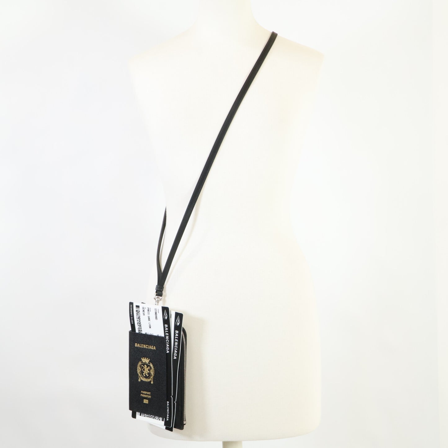 BALENCIAGA バレンシアガ 【新品同様】787733 Passport パスポート フォンホルダー その他