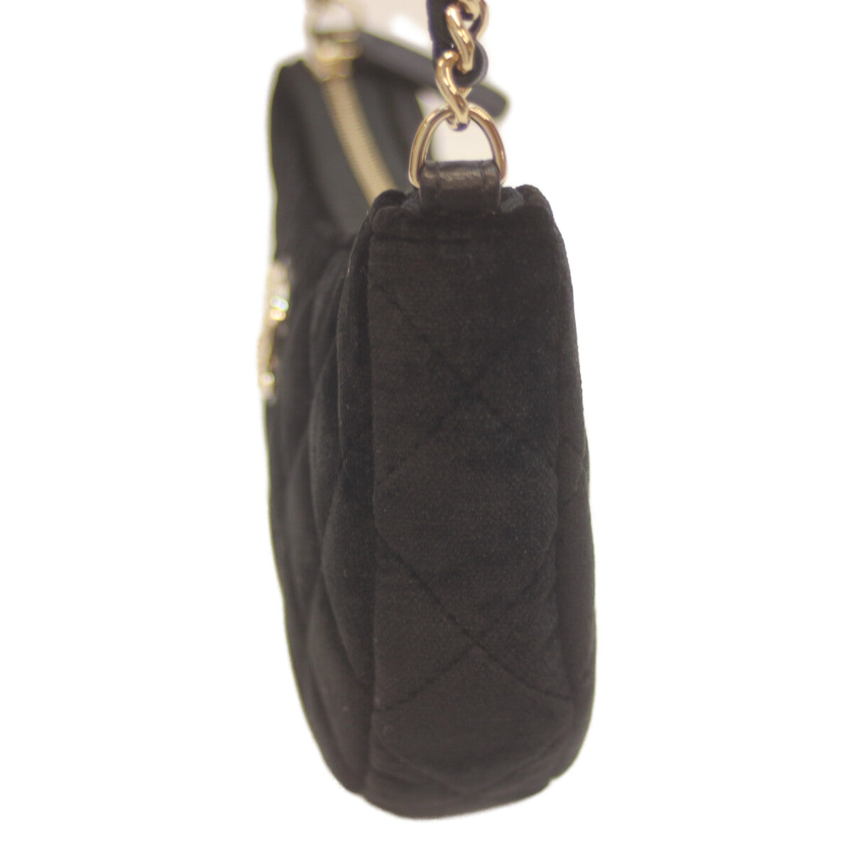 CHANEL シャネル 24年イヤーズギフト 黒 ベロア ハーフムーン チェンショルダー ショルダーバッグ