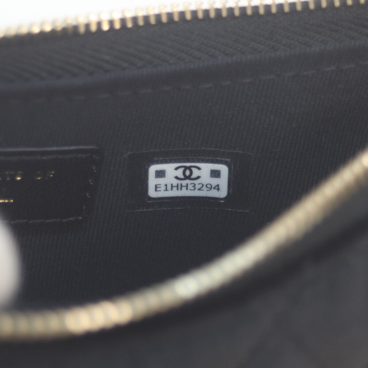 CHANEL シャネル 24年イヤーズギフト 黒 ベロア ハーフムーン チェンショルダー ショルダーバッグ