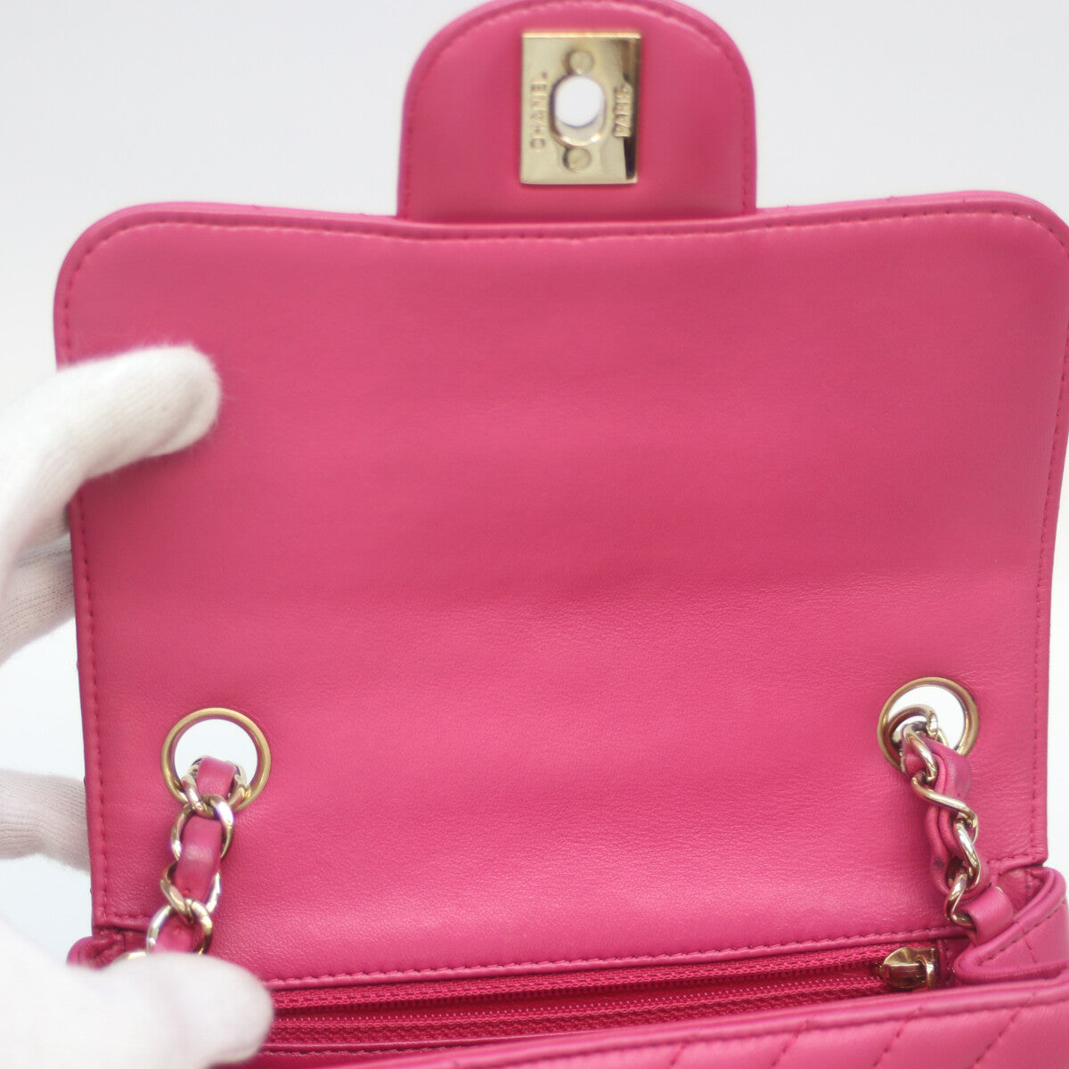 CHANEL シャネル 23番 A35200 ﾋﾟﾝｸ Vｽﾃｯﾁ ﾗﾑ G金具 ﾐﾆﾏﾄﾗｯｾ17 ショルダーバッグ