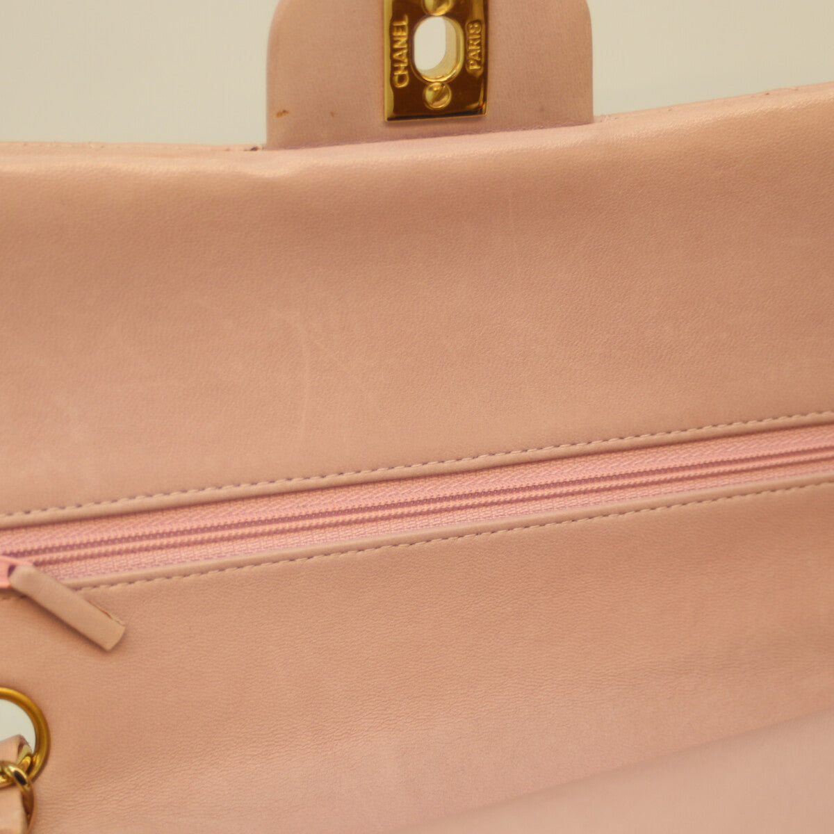 CHANEL シャネル 6番 A01112 ﾋﾟﾝｸ ﾗﾑ G金具 Wﾌﾗｯﾌﾟ ﾏﾄﾗｯｾ25 ショルダーバッグ