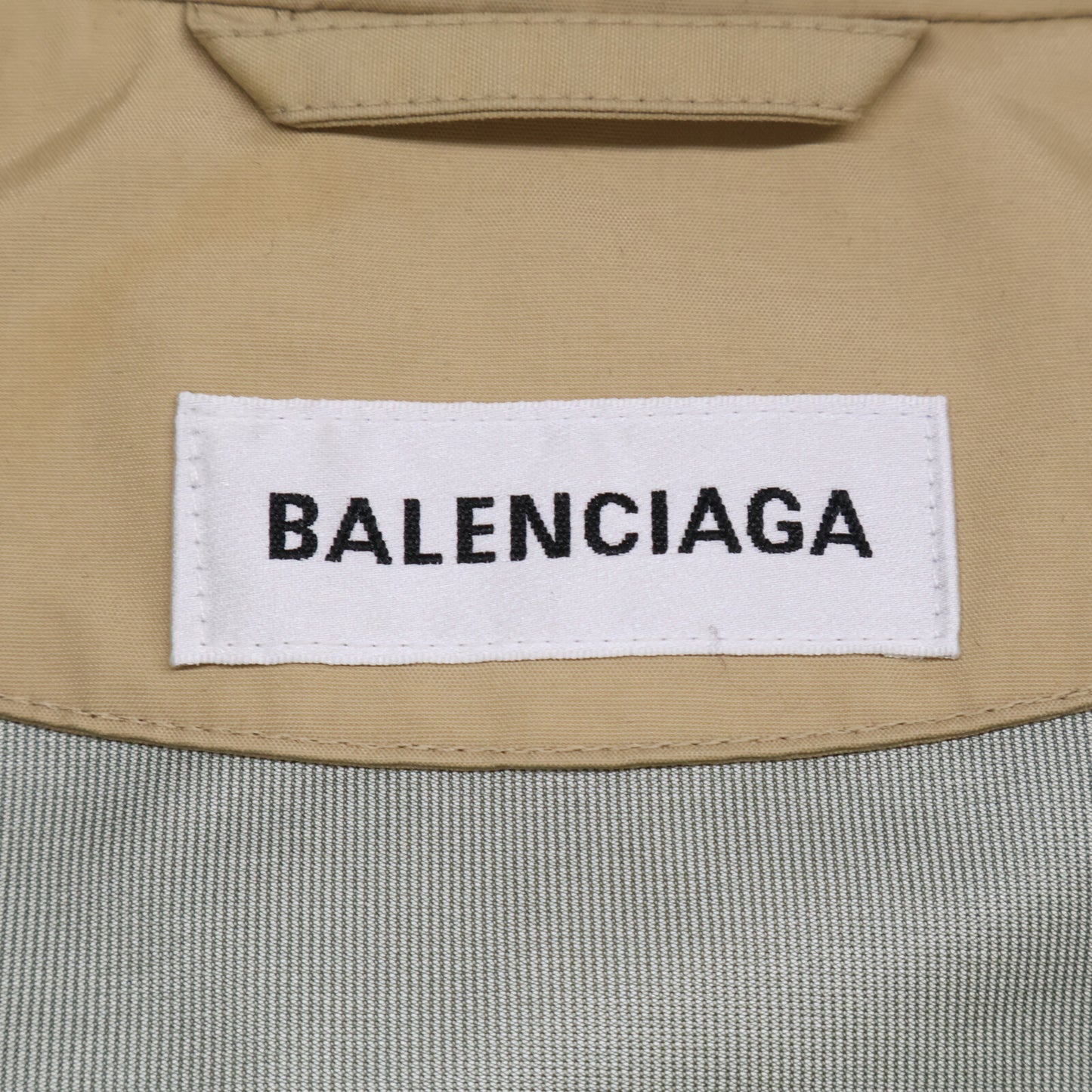 BALENCIAGA バレンシアガ ﾍﾞｰｼﾞｭ 556168 ﾊﾞｯｸﾛｺﾞｳｨﾝﾄﾞﾌﾞﾚｰｶｰ ジャケット 34