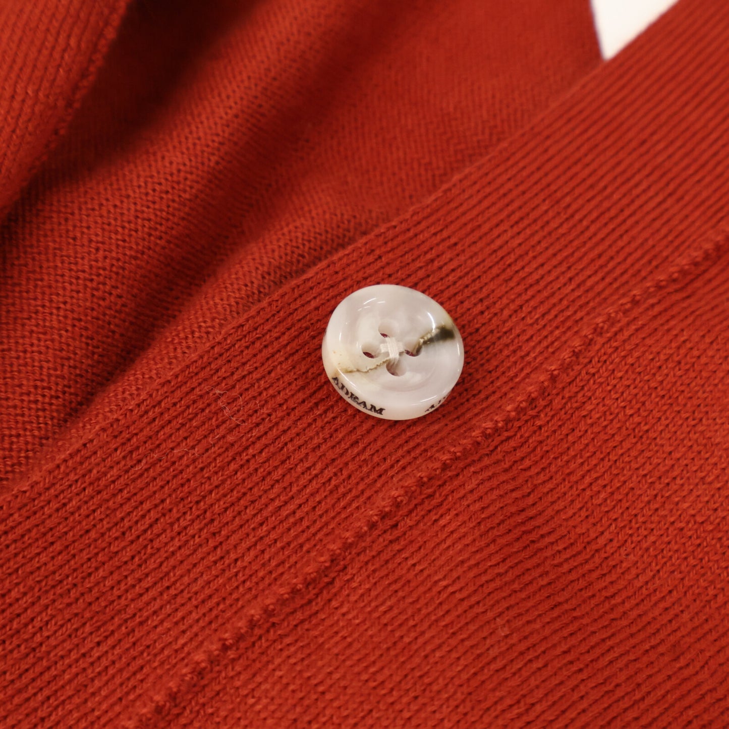 ADEAM アディアム 41028 ﾚｯﾄﾞﾌﾞﾗｳﾝ ｺｯﾄﾝ ﾎﾞﾀﾝﾆｯﾄｶｰﾃﾞｨｶﾞﾝ トップス 0