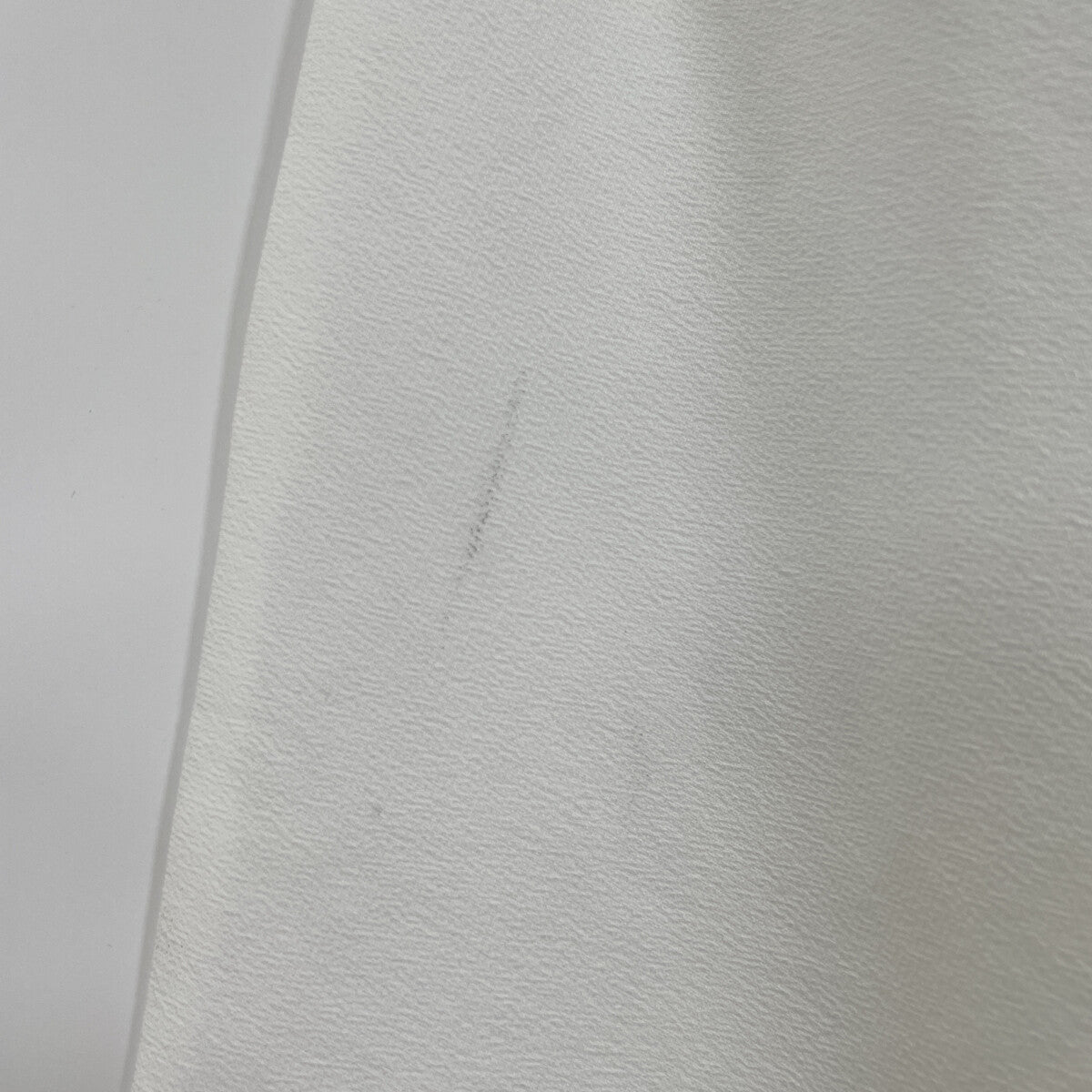 UN3D アンスリード ﾎﾜｲﾄ ﾎﾟﾘｴｽﾃﾙ ｷﾞｬｻﾞｰｼｮｰﾄｸﾛｯﾌﾟﾄﾞﾌﾞﾗｳｽ トップス F