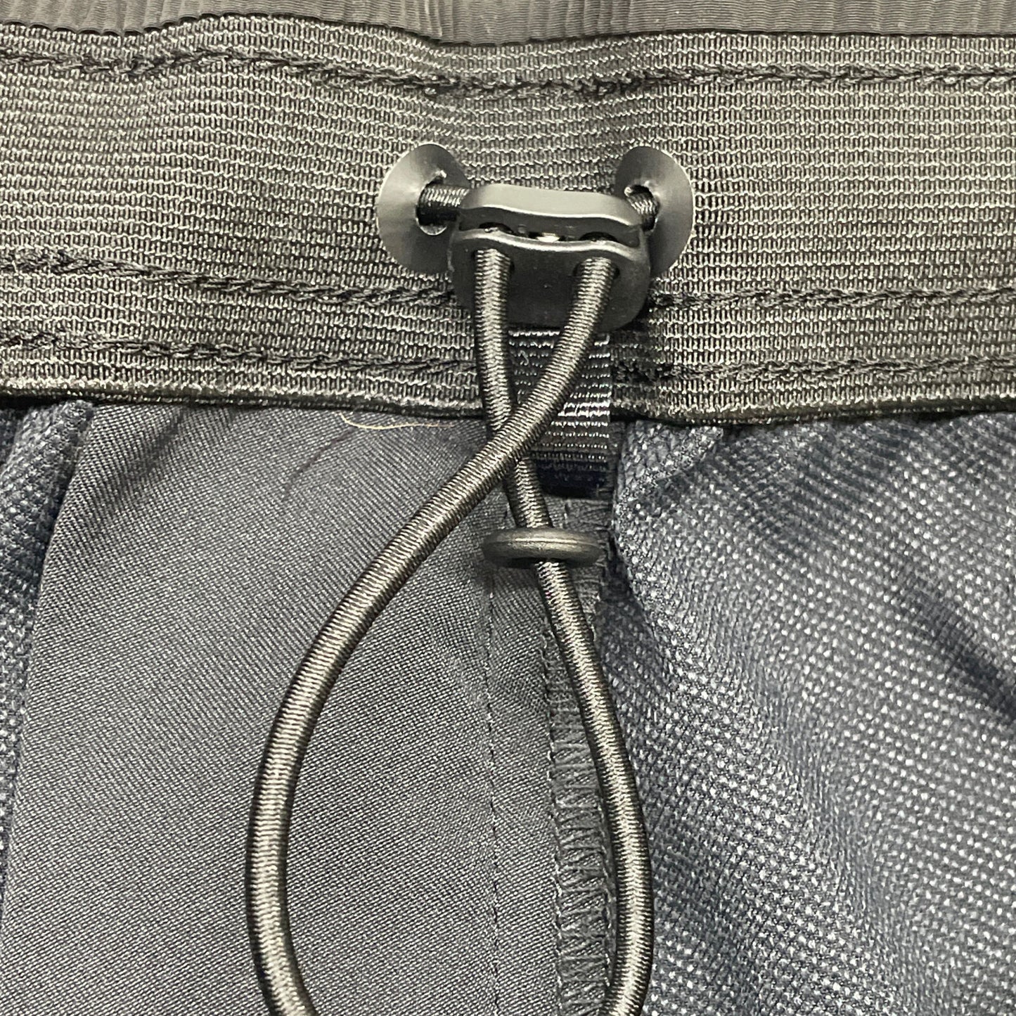 Theory セオリー 02-2306000 ﾌﾞﾗｯｸ ﾅｲﾛﾝ NEOTERIC ｶｰｺﾞﾊﾟﾝﾂ ボトムス XS