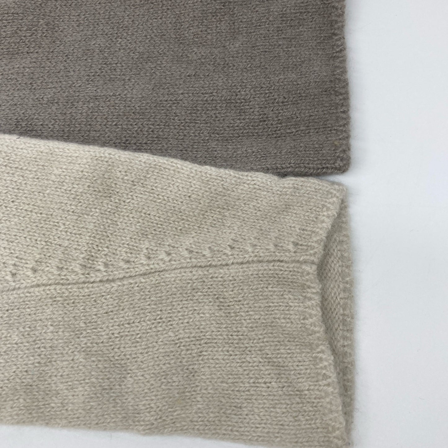 ago アーゴ ベージュ×グレー ライン クルーネックニット トップス 46