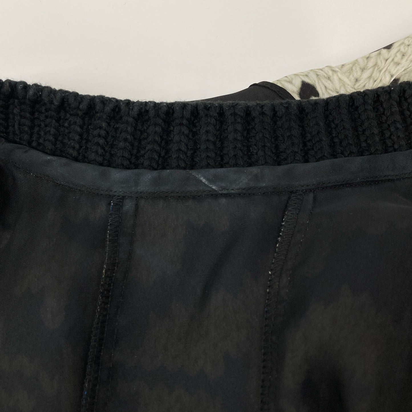 sacai サカイ 24-07428 24年製 ﾏﾙﾁｶﾗｰ ﾊﾟﾀｰﾝﾆｯﾄﾌﾟﾘﾝﾄﾌﾟﾙｵｰﾊﾞｰ ﾉｰｽﾘｰﾌﾞﾌﾞﾗｳｽ トップス 1