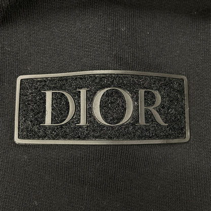 DIOR ディオール 933J601B0531 19AW ﾌﾞﾗｯｸ ｽﾘｰﾌﾞﾛｺﾞﾊﾟｯﾁﾌｰﾃﾞｯﾄﾞﾌﾟﾙｵｰﾊﾞｰｽｳｪｯﾄ トップス S