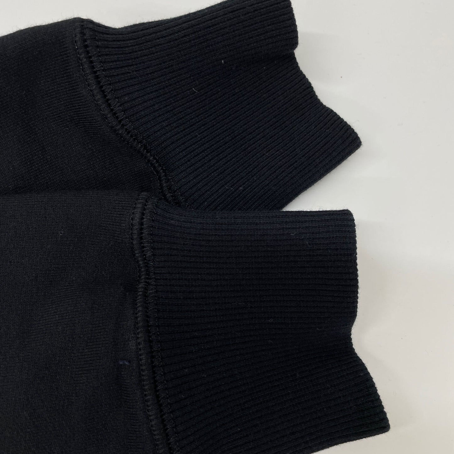 DIOR ディオール 933J601B0531 19AW ﾌﾞﾗｯｸ ｽﾘｰﾌﾞﾛｺﾞﾊﾟｯﾁﾌｰﾃﾞｯﾄﾞﾌﾟﾙｵｰﾊﾞｰｽｳｪｯﾄ トップス S