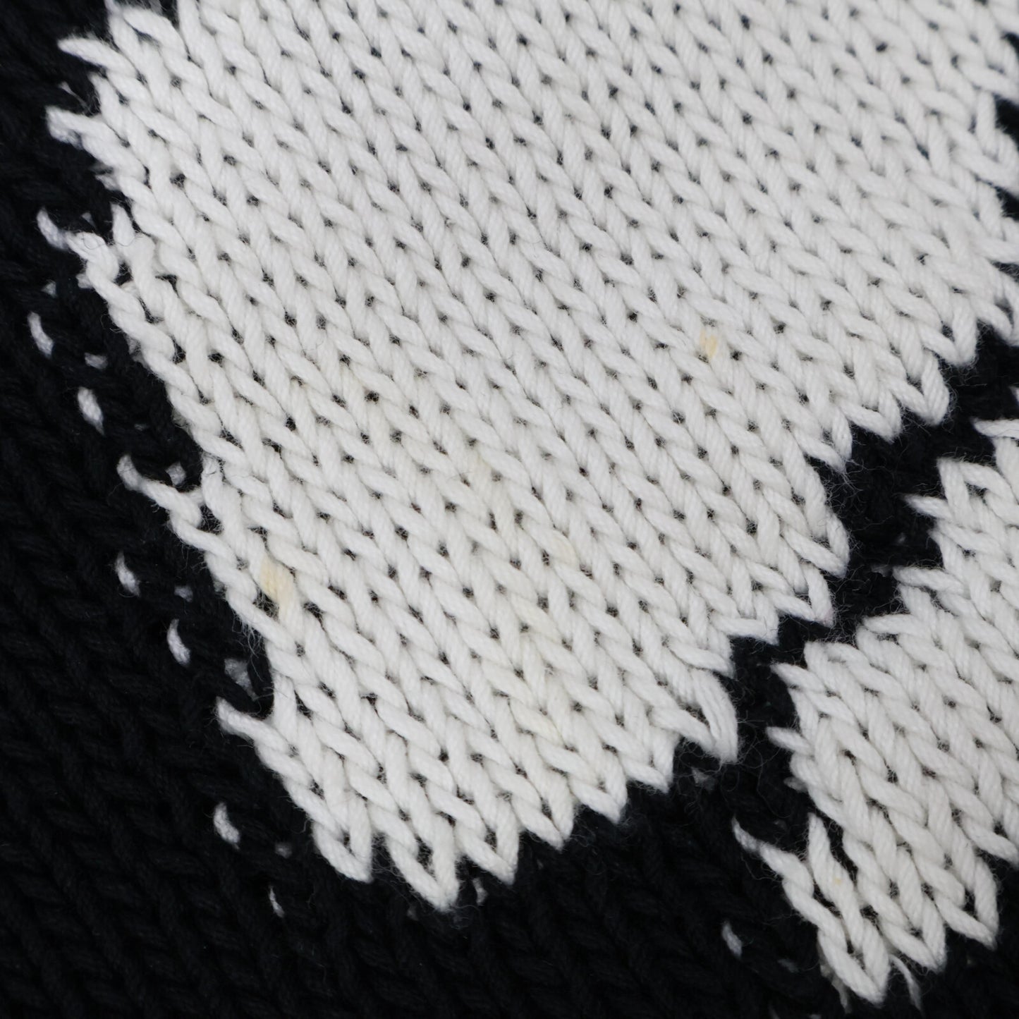 Alexander McQueen アレキサンダーマックイーン ﾌﾞﾗｯｸ ﾌﾛﾝﾄﾃﾞｻﾞｲﾝ ｺｯﾄﾝ100 ﾌﾟﾙｵｰﾊﾞｰﾆｯﾄ トップス M