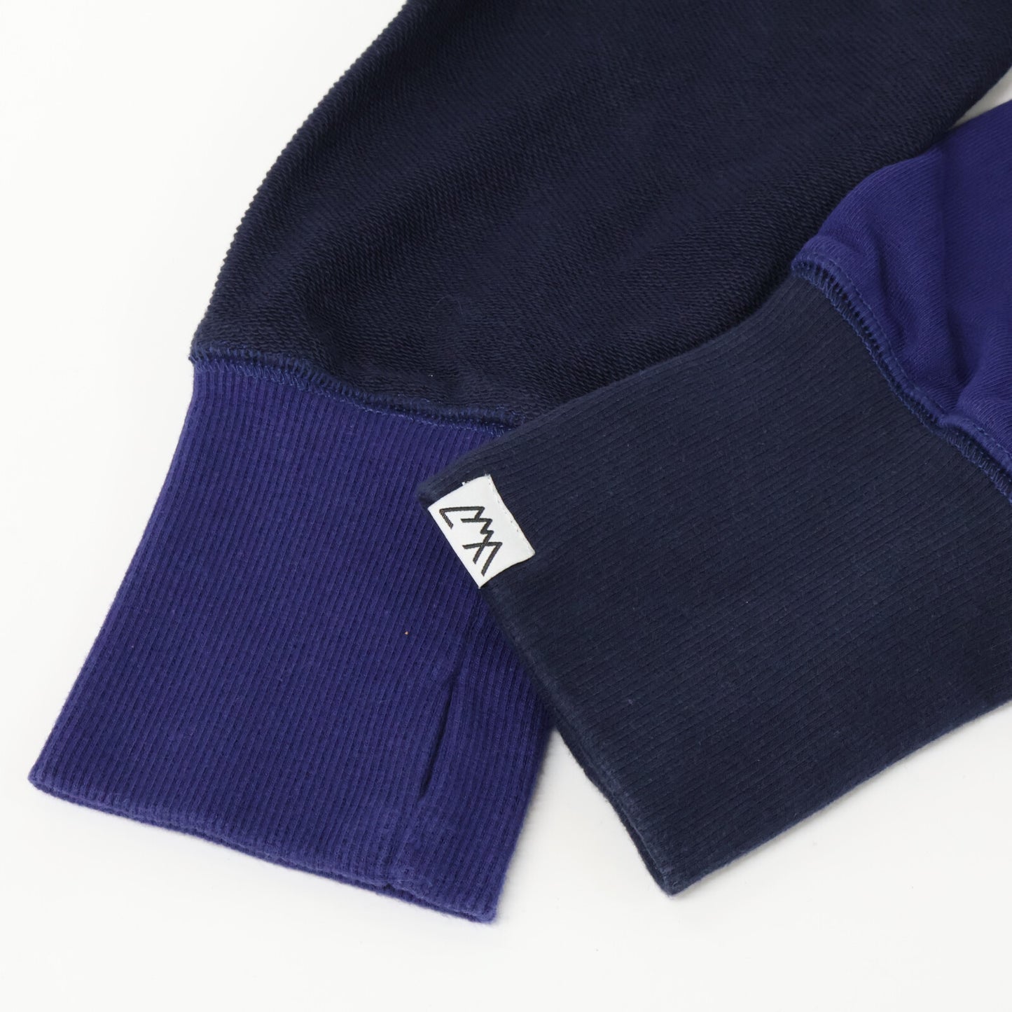 CMF シーエムエフ 25SS CMF2501-C01C EGGPLANT ﾌﾞﾙｰ ｺｯﾄﾝ DIVIDED SWEAT SHIRTS トップス M