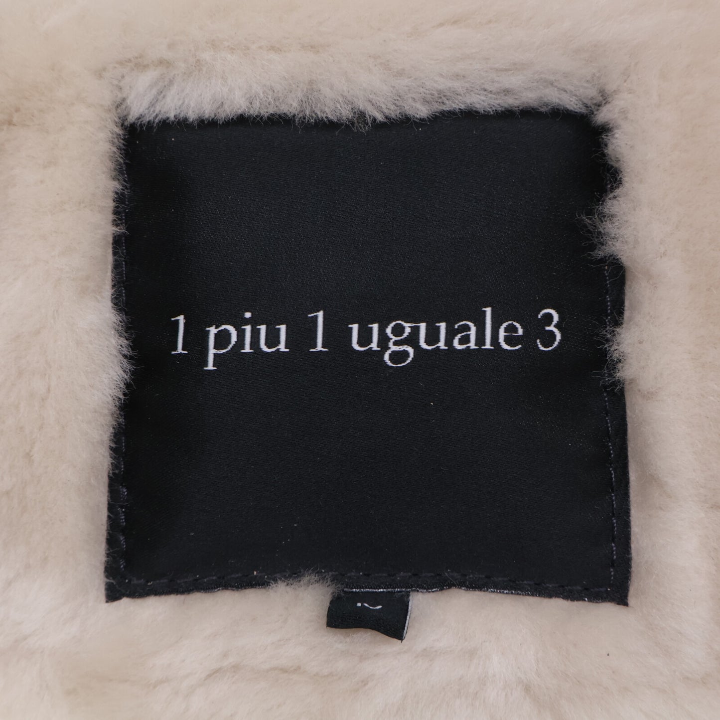 1piu1uguale3 ウノピゥウノウグァーレトレ ｘEMMETIエンメティ MRB536 MOUNTON SHORT WRAPHOODED COAT ムートン切替ダウン コート IV