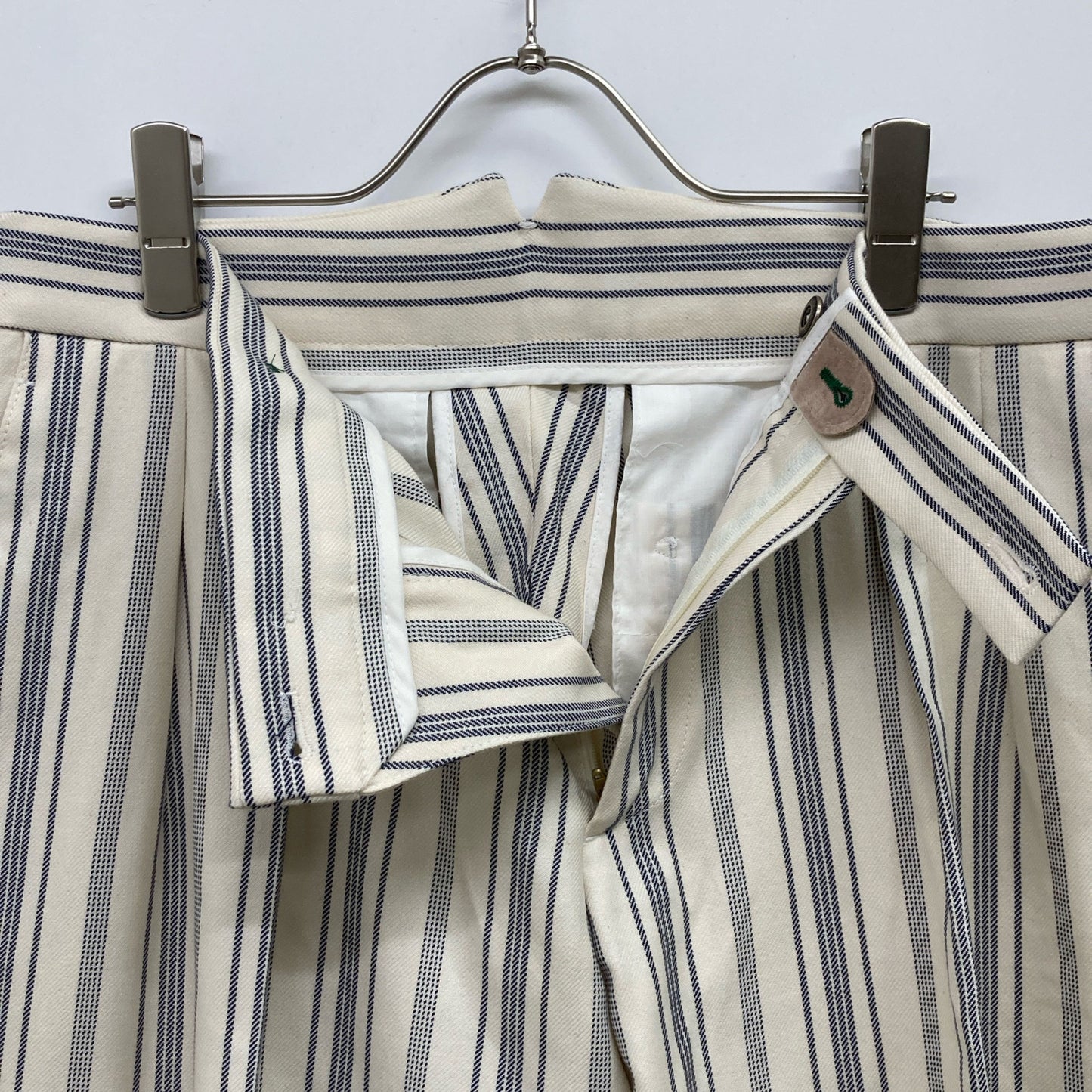 BERWICH ベルウィッチ sb1087 コットンストライプ 2インプリーツアジャスターパンツ ボトムス 50