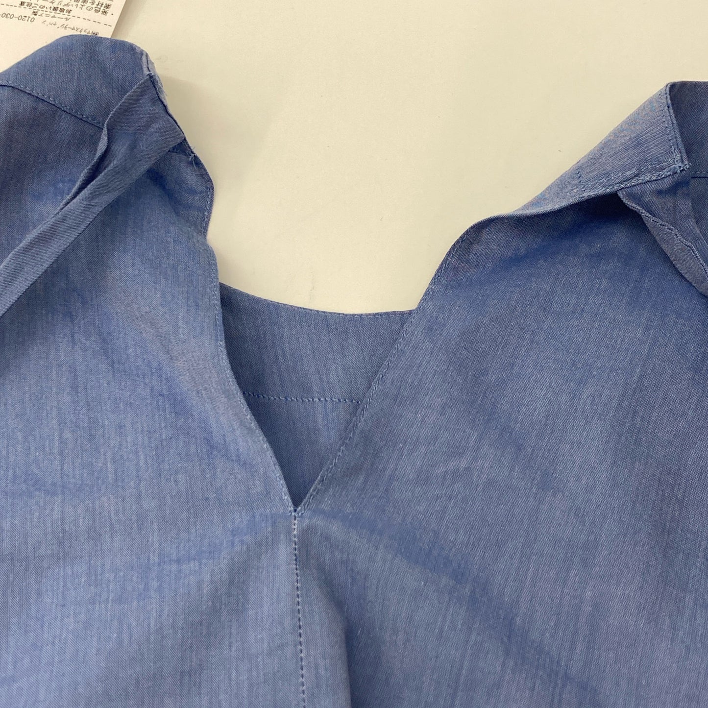 S MaxMara エスマックスマーラ 9161015306 ELEONORA ﾌﾞﾙｰ ｺｯﾄﾝ ﾘﾎﾞﾝﾃﾞｻﾞｲﾝ ﾉｰｽﾘｰﾌﾞﾌﾞﾗｳｽ トップス 42