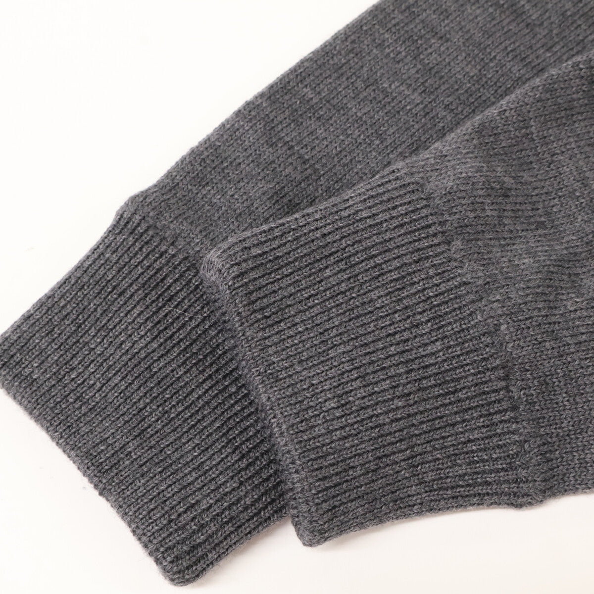 1piu1uguale3 ウノピゥウノウグァーレトレ 【×Disney】MRK220 ｸﾞﾚｰ MICKEY MOUSE SWEATER ﾐｯｷｰﾏｳｽﾆｯﾄ トップス 3