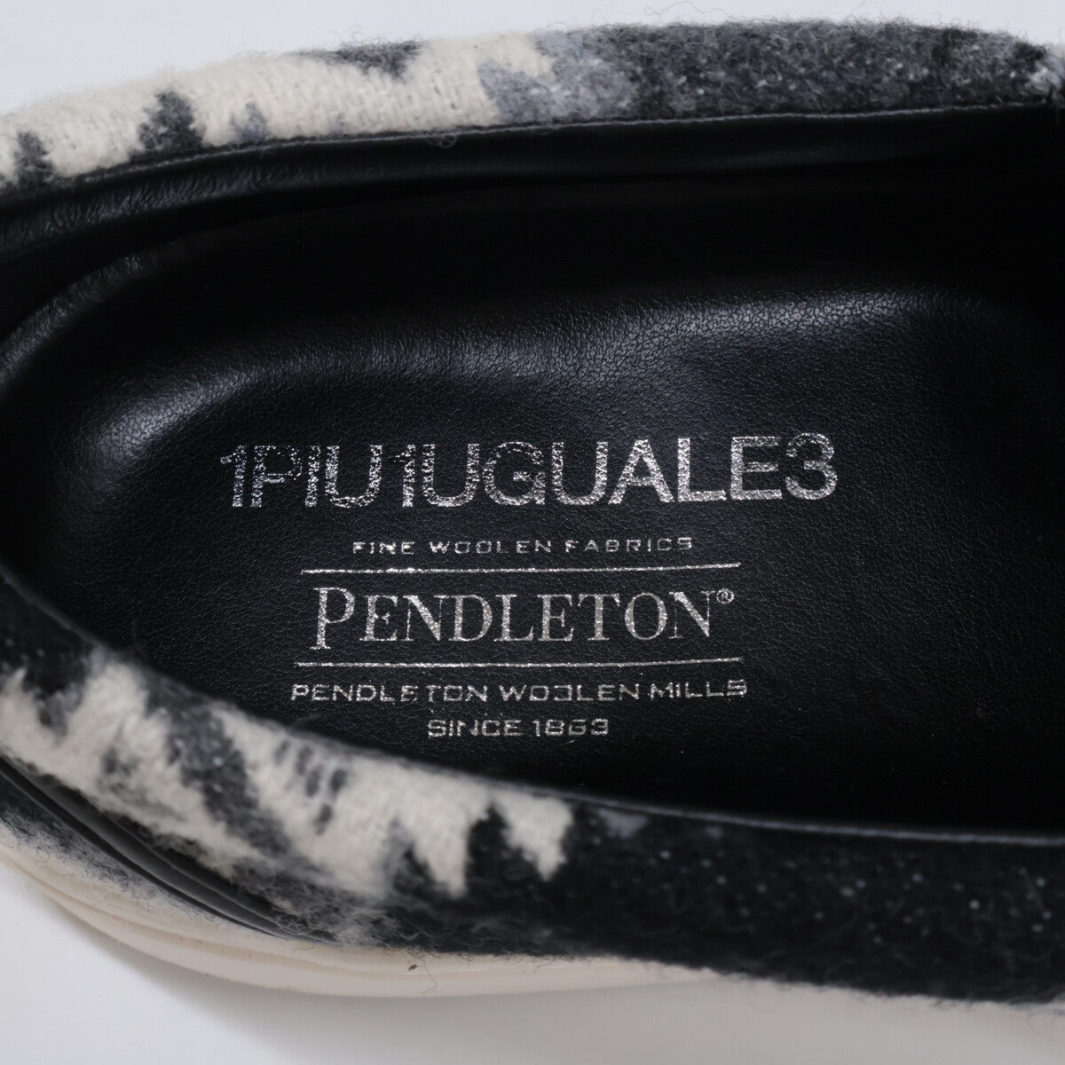1piu1uguale3 ウノピゥウノウグァーレトレ x PENDLETON ペンドルトン 【新品同様】TN16S-053 ネイティブ柄 スリッポン シューズ 270