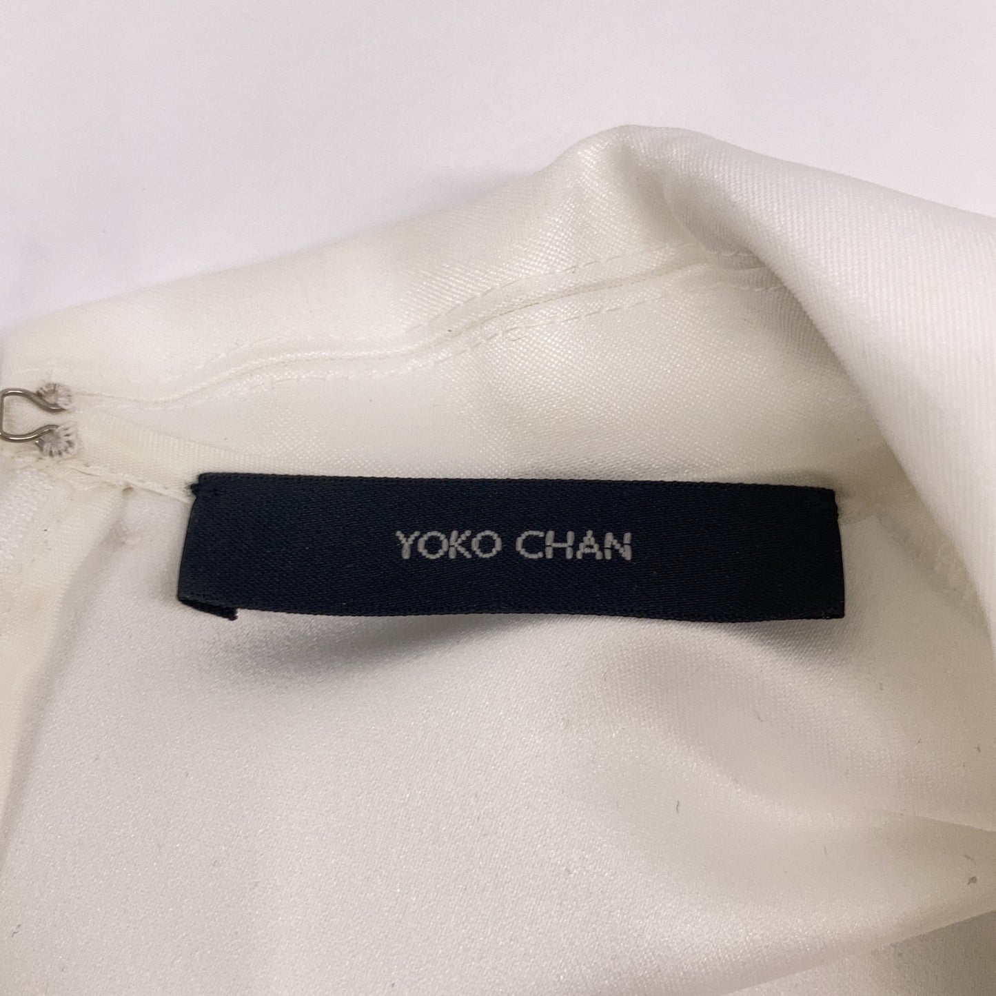 YOKOCHAN ヨーコチャン YCB-124-421 24年製 ﾎﾜｲﾄ ﾎﾞﾘｭｰﾑｽﾘｰﾌﾞﾎﾟｲﾝﾄｶﾗｰﾌﾞﾗｳｽ トップス F