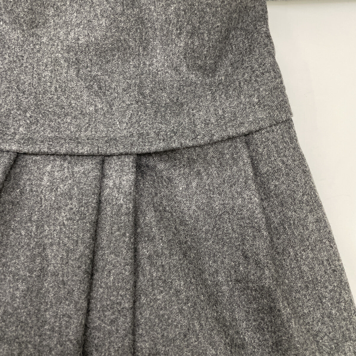 S MaxMara エスマックスマーラ ｸﾞﾚｰ ｳｰﾙ ｷﾞｬｻﾞｰﾃﾞｻﾞｲﾝ ﾛﾝｸﾞｽﾘｰﾌﾞ比翼ｼｬﾂﾜﾝﾋﾟｰｽ ワンピース 表記なし