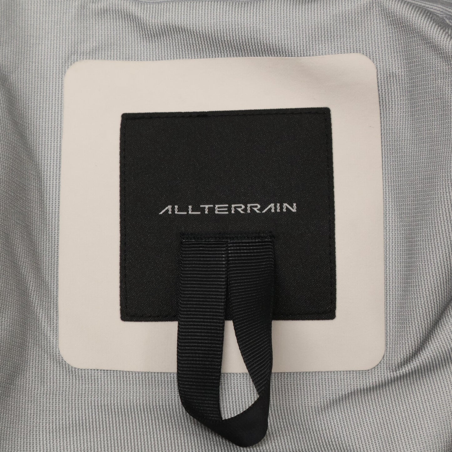 DESCENTE デサント DU5SWBA1L 25年 ﾍﾞｰｼﾞｭ ALLTERRAIN ｳｫｰﾀｰﾌﾟﾙｰﾌｼﾞｬｹｯﾄ ジャケット Ｌ