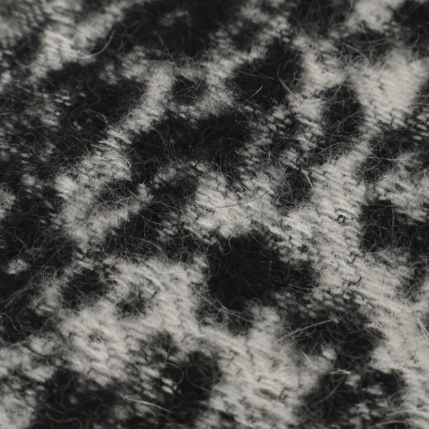 SAINT LAURENT PARIS サンローランパリ レオパード柄 ナロー マフラー