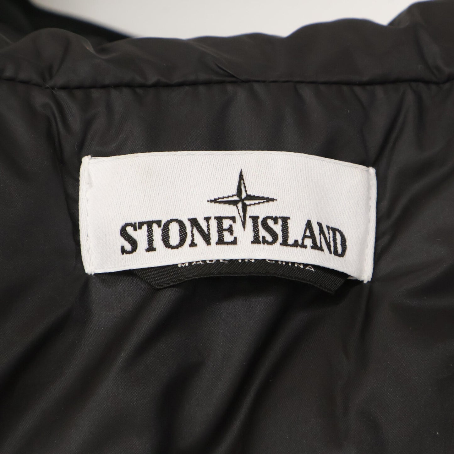 STONE ISLAND ストーンアイランド 【国内正規/22AW】771541926 GORE-TEX リサイクルポリエステルフーデッドダウン ジャケット M