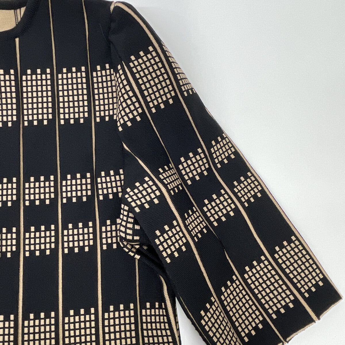 ADORE アドーア 531-0174308 ﾌﾞﾗｯｸ×ﾍﾞｰｼﾞｭ ｼﾞｬｶﾞｰﾄﾞﾌﾟﾘｰﾂﾆｯﾄﾜﾝﾋﾟｰｽ ワンピース 38