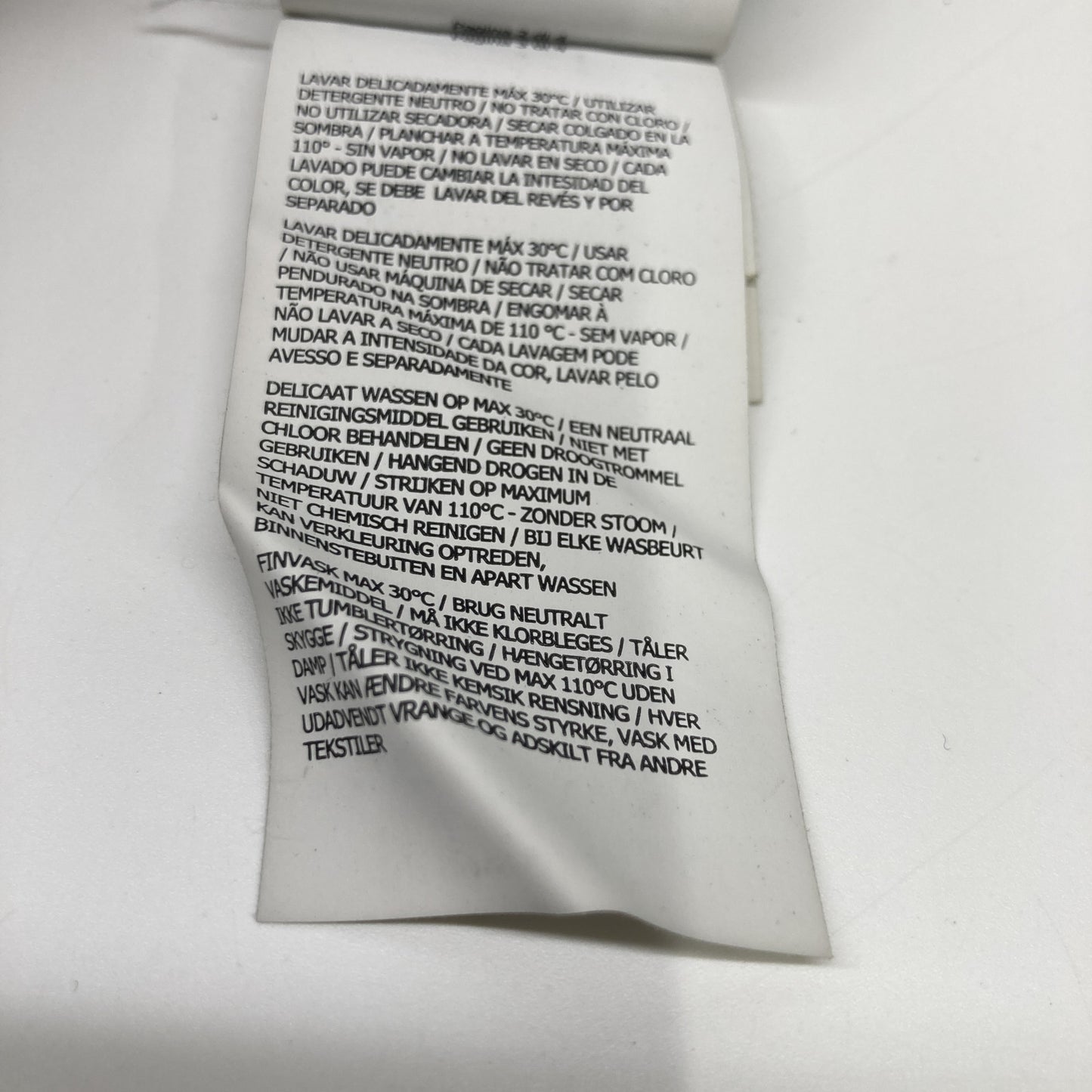 STONE ISLAND ストーンアイランド 701521212 ﾌﾞﾗｯｸ ﾛｺﾞﾊﾟｯﾁ ｸﾙｰﾈｯｸ L/Sｶｯﾄｿｰ トップス S