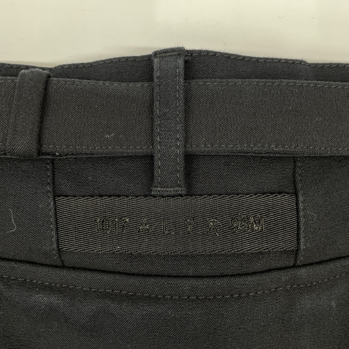 1017 ALYX 9SM アリクス ﾌﾞﾗｯｸ 切り返し ｺｰｽﾀｰﾊﾞｯｸﾙﾍﾞﾙﾄ ｽﾄﾚｰﾄﾊﾟﾝﾂ ボトムス 44