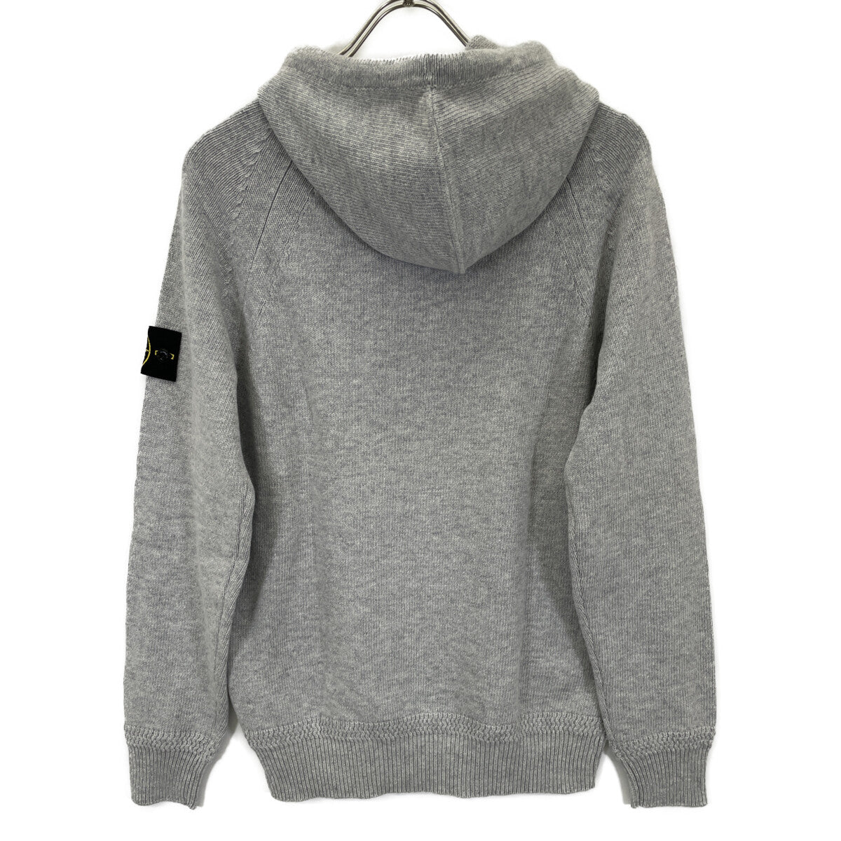 STONE ISLAND ストーンアイランド 7315550A7 ｸﾞﾚｰ ｳｰﾙ混 ｺﾝﾊﾟｽﾊﾟｯﾁ ﾄﾞﾛｰｽﾄﾘﾝｸﾞ ﾆｯﾄﾌｰﾃﾞｨﾌﾟﾙｵｰﾊﾞｰ トップス M