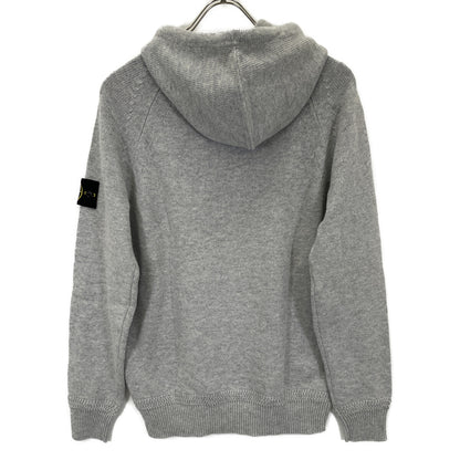 STONE ISLAND ストーンアイランド 7315550A7 ｸﾞﾚｰ ｳｰﾙ混 ｺﾝﾊﾟｽﾊﾟｯﾁ ﾄﾞﾛｰｽﾄﾘﾝｸﾞ ﾆｯﾄﾌｰﾃﾞｨﾌﾟﾙｵｰﾊﾞｰ トップス M