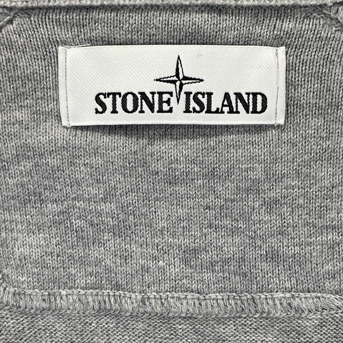 STONE ISLAND ストーンアイランド 6415562B2 ｸﾞﾚｰ ｺｯﾄﾝ ｺﾝﾊﾟｽﾊﾟｯﾁ ｼﾞｯﾌﾟｱｯﾌﾟﾆｯﾄｶｰﾃﾞｨｶﾞﾝ トップス M