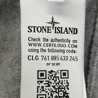 STONE ISLAND ストーンアイランド 6415562B2 ｸﾞﾚｰ ｺｯﾄﾝ ｺﾝﾊﾟｽﾊﾟｯﾁ ｼﾞｯﾌﾟｱｯﾌﾟﾆｯﾄｶｰﾃﾞｨｶﾞﾝ トップス M
