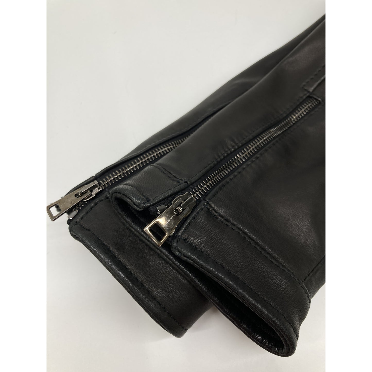 TAGLIATORE タリアトーレ DDI19-01 STONE ﾌﾞﾗｯｸ ﾗﾑﾚｻﾞｰ ｷﾙﾄﾗｲﾆﾝｸﾞ ｼﾝｸﾞﾙﾗｲﾀﾞｰｽｼﾞｬｹｯﾄ ジャケット 48