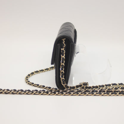 CHANEL シャネル AP0238 ﾗﾝﾀﾞﾑｼﾘｱﾙ ﾀｲﾑﾚｽｸﾗｼｯｸ ﾏﾄﾗｯｾ ﾌﾞﾗｯｸ×ｼｬﾝﾊﾟﾝｺﾞｰﾙﾄﾞ ｷｬﾋﾞｱｽｷﾝ ﾁｪｰﾝｸﾗｯﾁ ショルダーバッグ