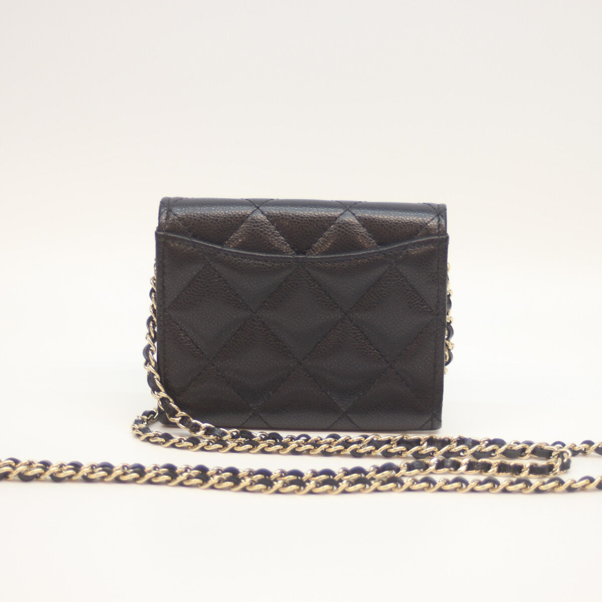 CHANEL シャネル AP0238 ﾗﾝﾀﾞﾑｼﾘｱﾙ ﾀｲﾑﾚｽｸﾗｼｯｸ ﾏﾄﾗｯｾ ﾌﾞﾗｯｸ×ｼｬﾝﾊﾟﾝｺﾞｰﾙﾄﾞ ｷｬﾋﾞｱｽｷﾝ ﾁｪｰﾝｸﾗｯﾁ ショルダーバッグ