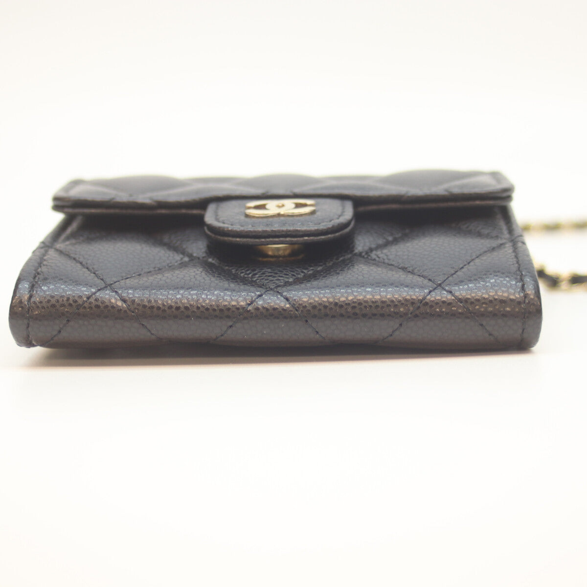 CHANEL シャネル AP0238 ﾗﾝﾀﾞﾑｼﾘｱﾙ ﾀｲﾑﾚｽｸﾗｼｯｸ ﾏﾄﾗｯｾ ﾌﾞﾗｯｸ×ｼｬﾝﾊﾟﾝｺﾞｰﾙﾄﾞ ｷｬﾋﾞｱｽｷﾝ ﾁｪｰﾝｸﾗｯﾁ ショルダーバッグ