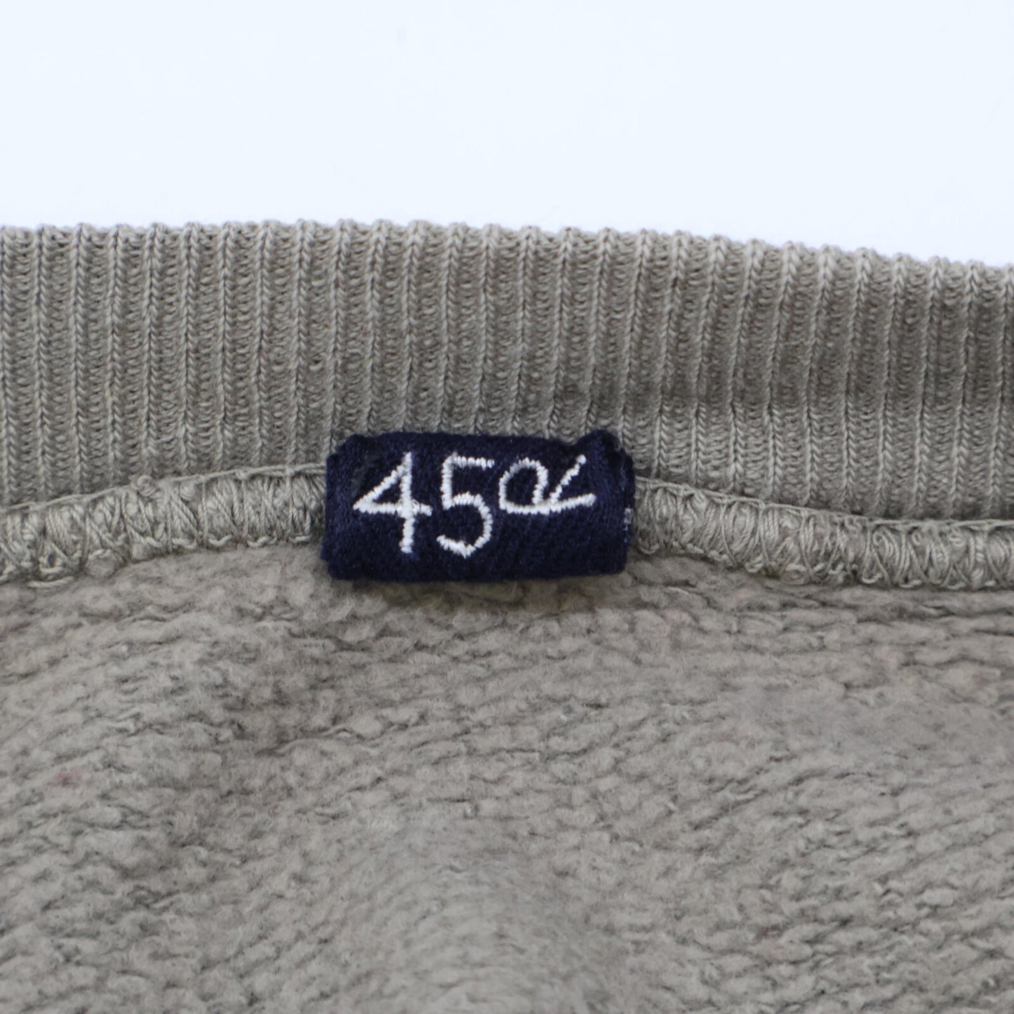 45R フォーティファイブ アール 51170584 うすｶｰｷ ﾛｺﾞﾌﾟﾘﾝﾄ裏毛の908ｽｳｪｯﾄ トップス 4