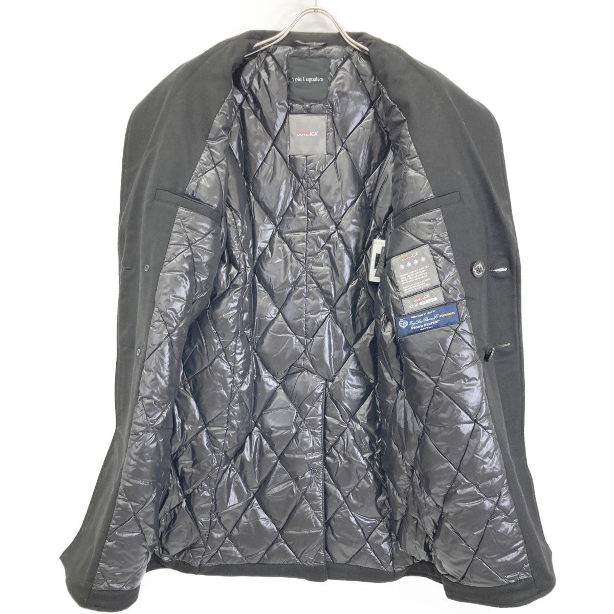 1piu1uguale3 ウノピゥウノウグァーレトレ 【×ﾃﾞｭﾍﾞﾃｨｶ】MRC040 ﾌﾞﾗｯｸ ｽﾄｰﾑｼｽﾃﾑR素材 CHESTER COAT ﾁｪｽﾀｰｺｰﾄ コート IV