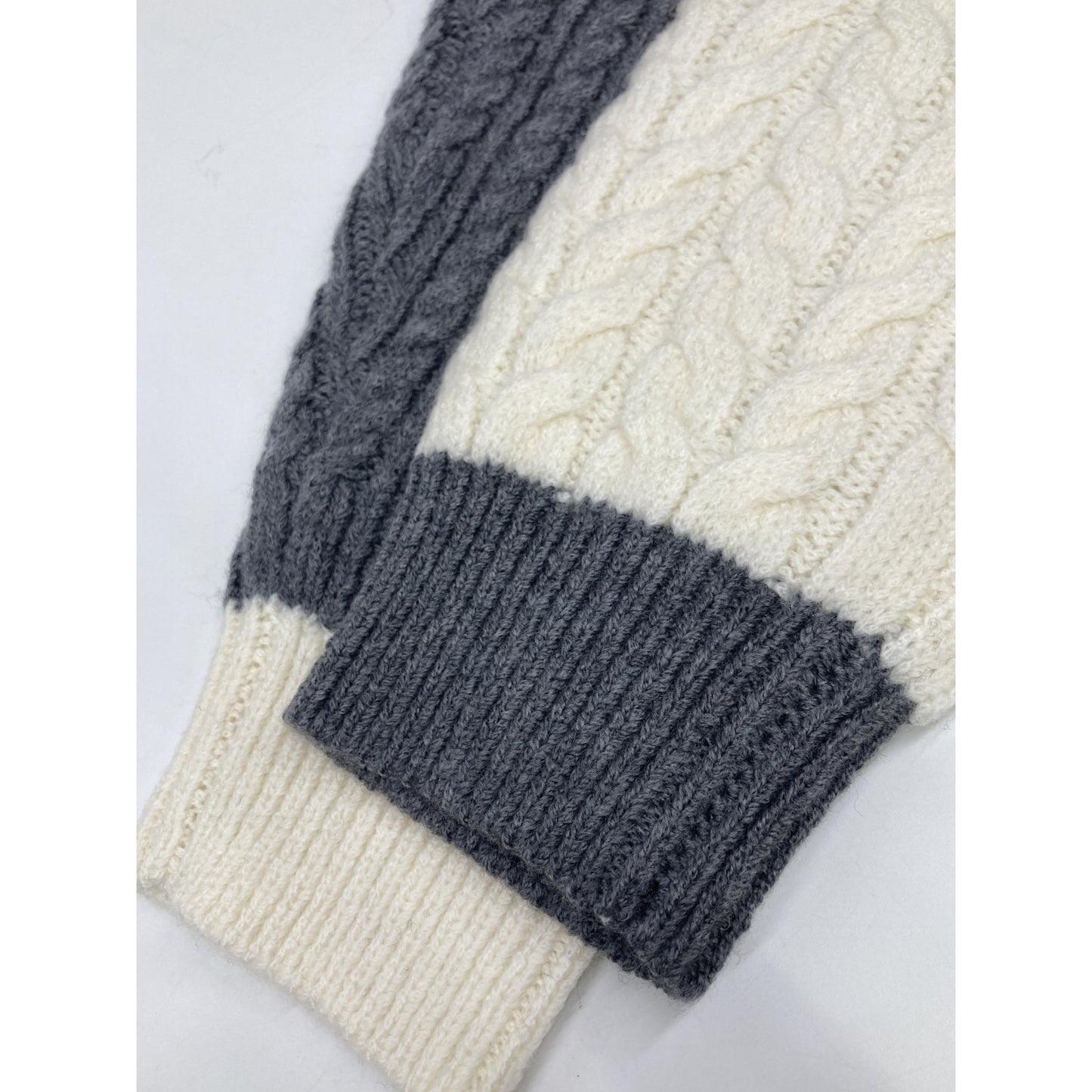 1piu1uguale3 ウノピゥウノウグァーレトレ MRK278 ﾌﾞﾗｯｸ×ｸﾞﾚｰ CRAZY CABLE CREW ｹｰﾌﾞﾙｸﾙｰﾈｯｸﾆｯﾄ トップス Ⅲ