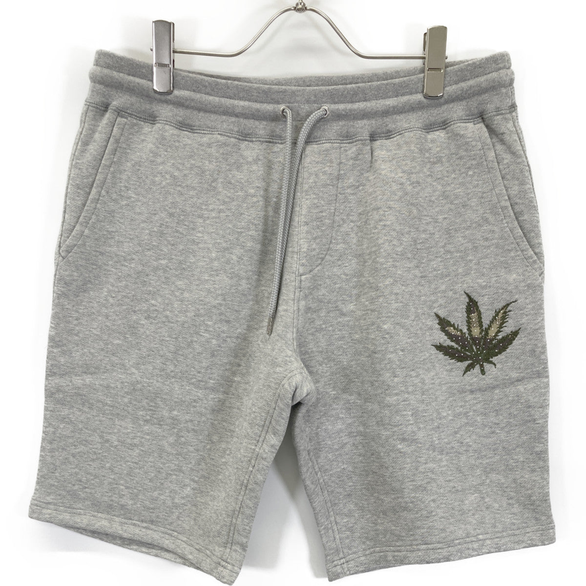 1piu1uguale3 ウノピゥウノウグァーレトレ MRP535 ｸﾞﾚｰ CAMO LEAF SWEAT SHORTS ｶﾓﾘｰﾌﾊｰﾌｽｳｪｯﾄﾊﾟﾝﾂ ボトムス VI