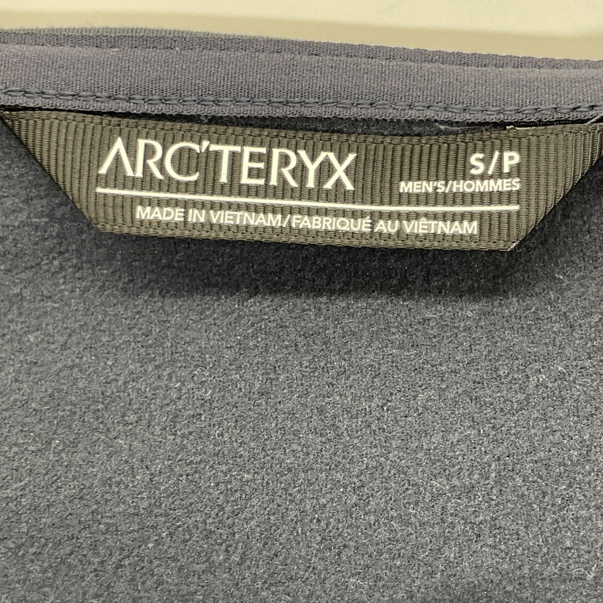 ARC'TERYX アークテリクス X000009640 24年製 ﾈｲﾋﾞｰ KYANITE LIGHTWEIGHT JACKET ｶｲﾔﾅｲﾄ ﾗｲﾄｳｪｲﾄ ｼﾞｬｹｯﾄ ジャケット S