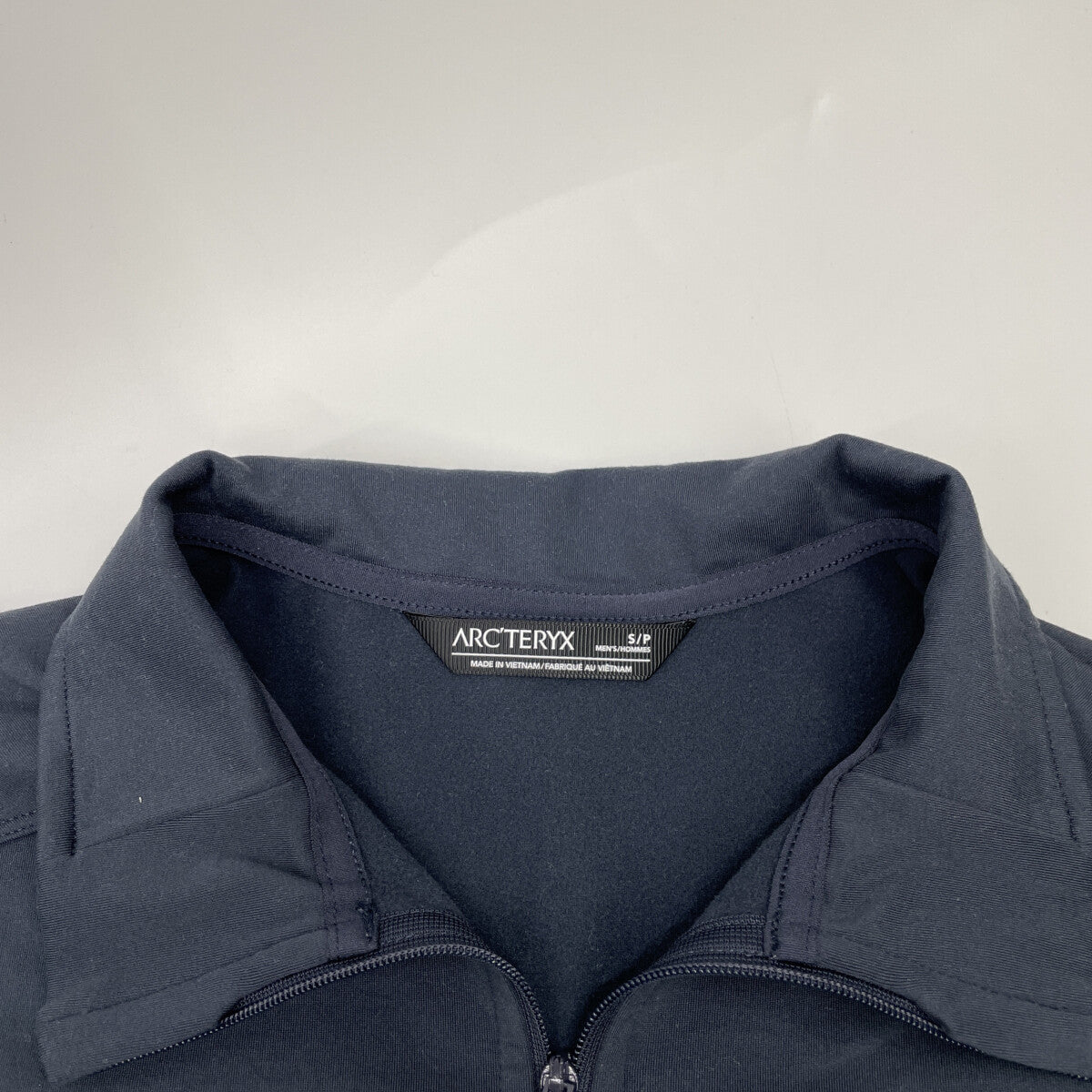 ARC'TERYX アークテリクス X000009640 24年製 ﾈｲﾋﾞｰ KYANITE LIGHTWEIGHT JACKET ｶｲﾔﾅｲﾄ ﾗｲﾄｳｪｲﾄ ｼﾞｬｹｯﾄ ジャケット S